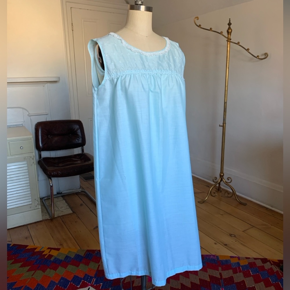 Vintage 1960s Katz Women's Light Blue Sleeveless Nightgown medium